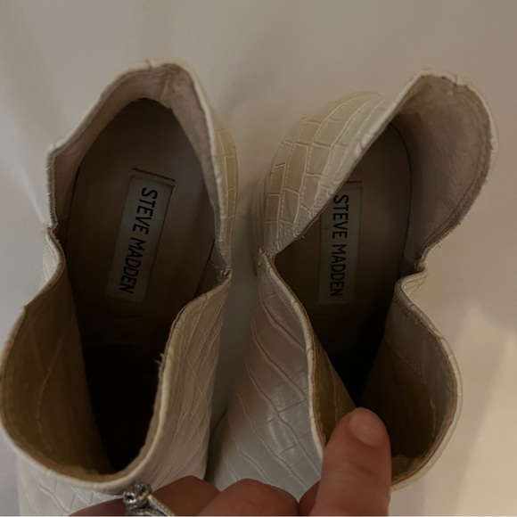 Steve Madden Women's Rookie Bone Croc Block Heels V Cut Ankle Booties Size 9.5 - Picture 15 of 16